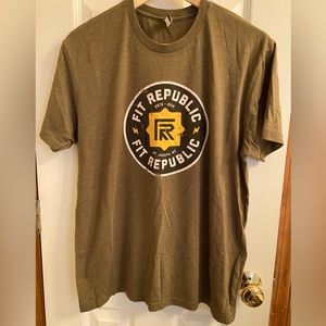 Next Level Apparel men’s size L olive green Fit Republic gym Workout t-shirt